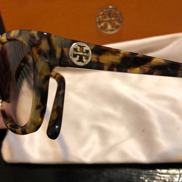 Tory Burch Tortoise Sunglasses - Picture 3 of 8